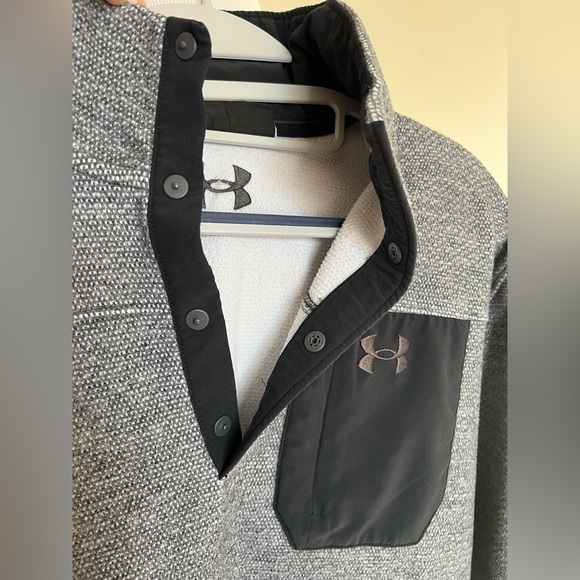 Under Armour Gray and Black Long Sleeve Specialist Henley 2.0 - Picture 5 of 7